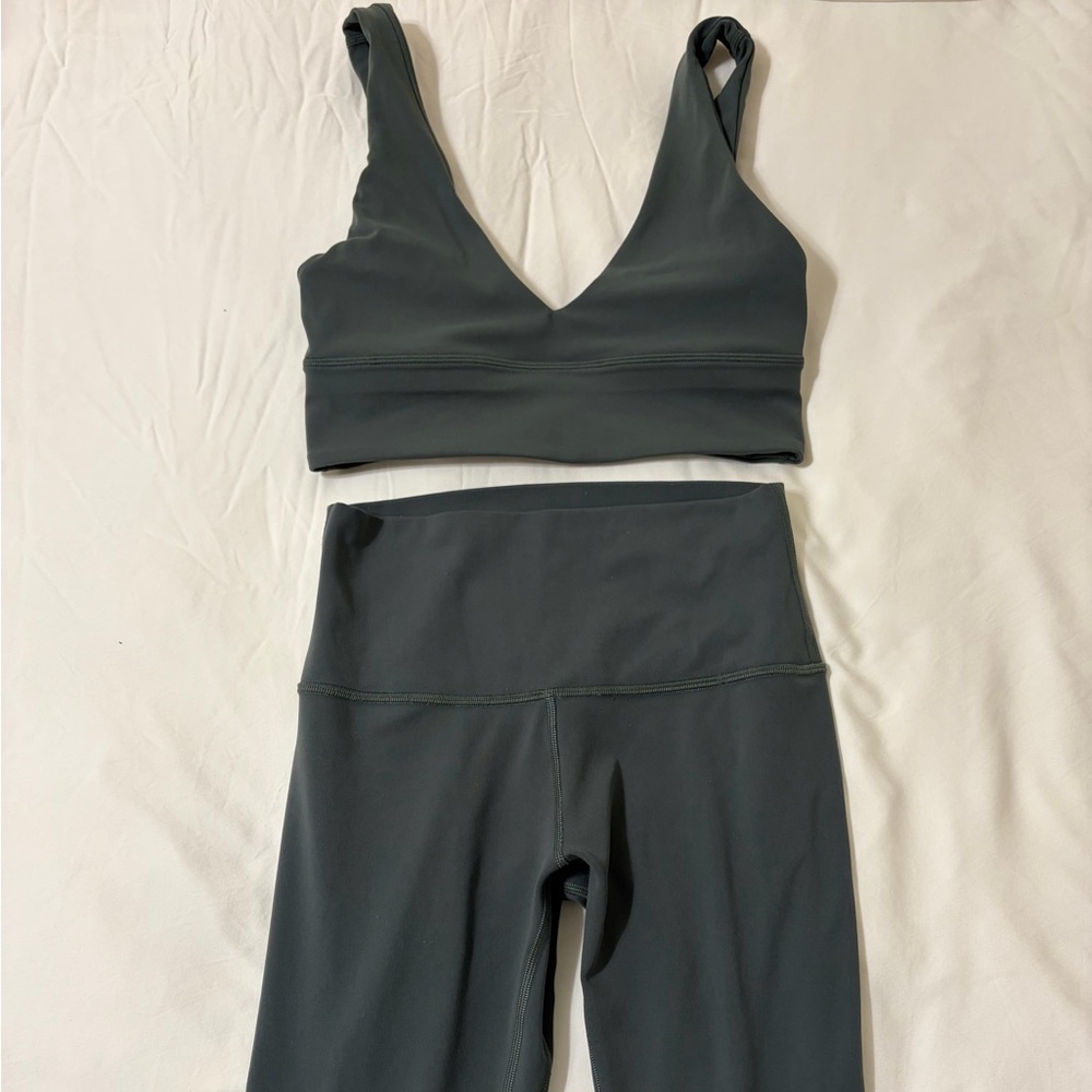 Lululemon Set: Bra and Leggings in shade Dark Forest
